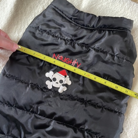 Dog Sweater. Reversible Black And Print. See Pictures For Size. Good Condition. - Picture 6 of 13